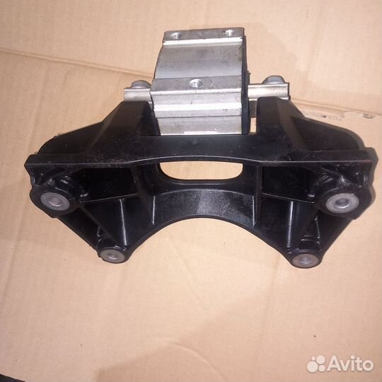 Mercedes с класс подушка АКПП A2052405300