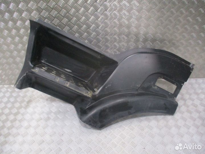 Корпус подножки левый Iveco 5801840271