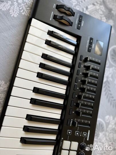 Novation launchkey 61 MK2