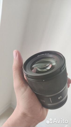 Panasonic Lumix S 85mm f/1.8 L-Mount