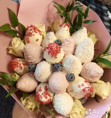 Шоколадные букеты клубника