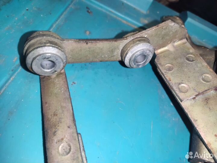 Кулиса выборка передач VW Golf 4 1.4 1.6 МКПП 02К