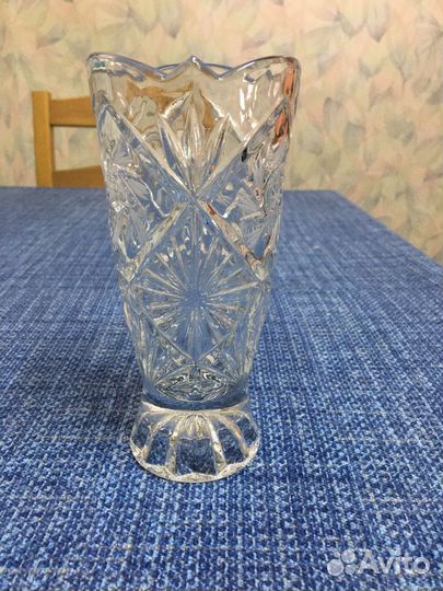 Хрустальная вазочка