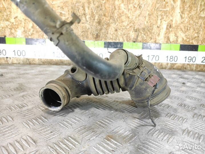 Патрубок воздушного фильтра Mitsubishi L200 2006-2