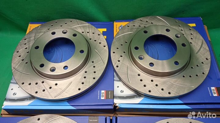 Hyundai Starex H-1 комплект тормозных дисков