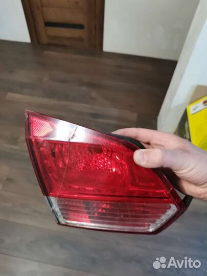 Фонарь левый внутренний Шевроле Круз универсал