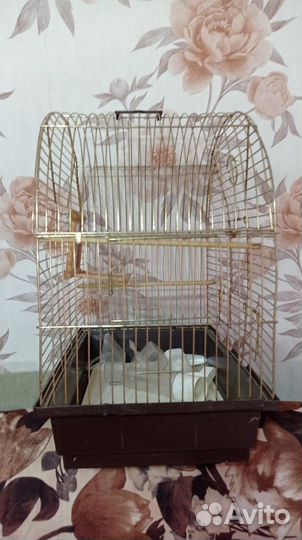 Клетка для птиц и домик для кошки