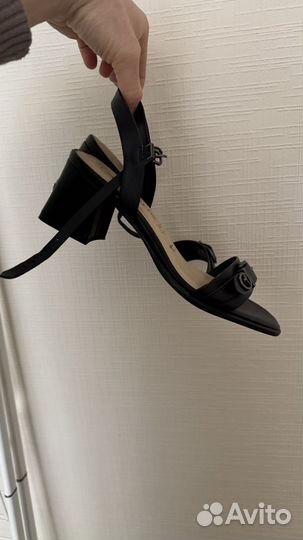 Босоножки черные 39. Tamaris. Натуральная кожа