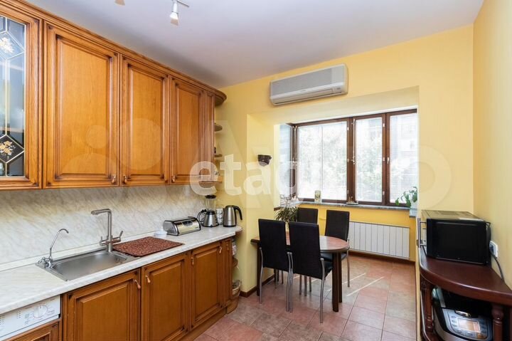 4-к. квартира, 176,9 м², 2/10 эт.