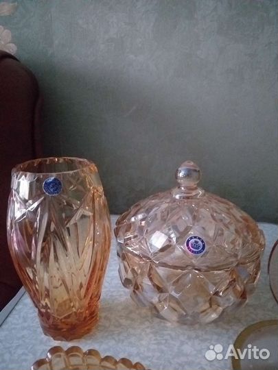 Вазы из цветного стекла