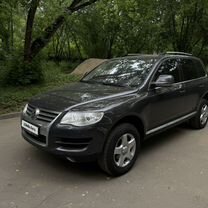 Volkswagen Touareg 2.5 AT, 2008, 298 000 км, с пробегом, цена 750 000 руб.