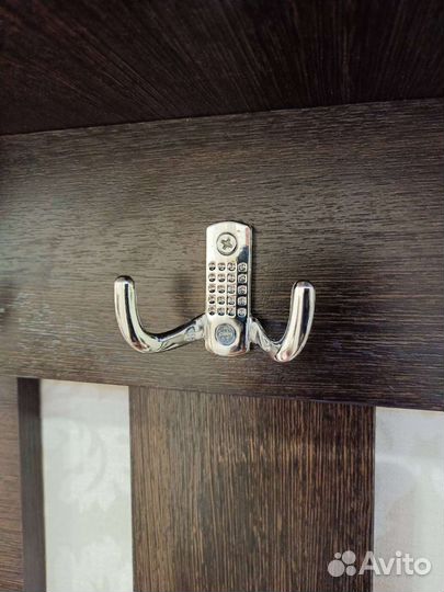 Вешалка новая