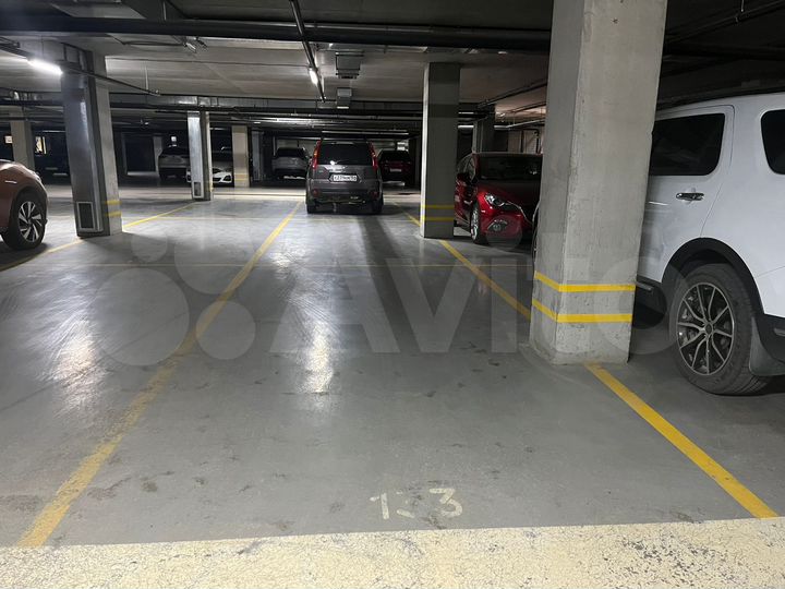 Машиноместо, 30 м²