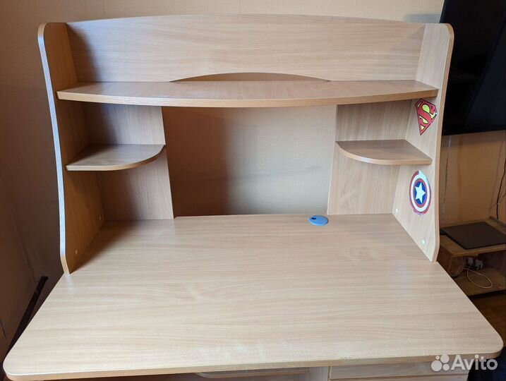 Компьютерный стол