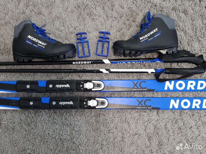 Беговые лыжи, палки, ботинки