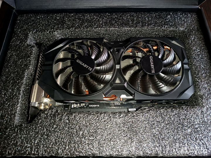 Видеокарта Gigabyte Radeon R9 380X