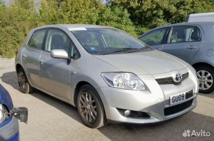 В разборе Тойота Аурис Е15 Toyota Auris E15 1zr-fe