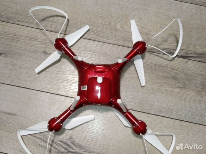 Дрон красный