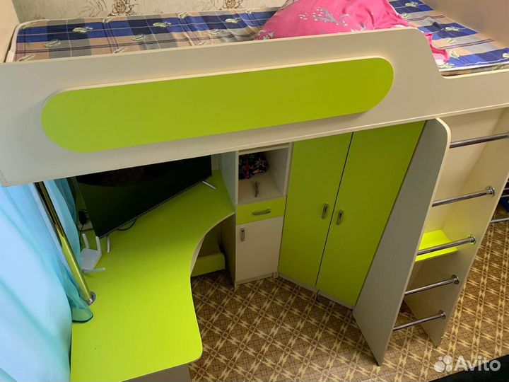 Детская двухярусная кровать