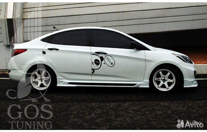 Накладки на пороги FreeStyle на Hyundai Solaris