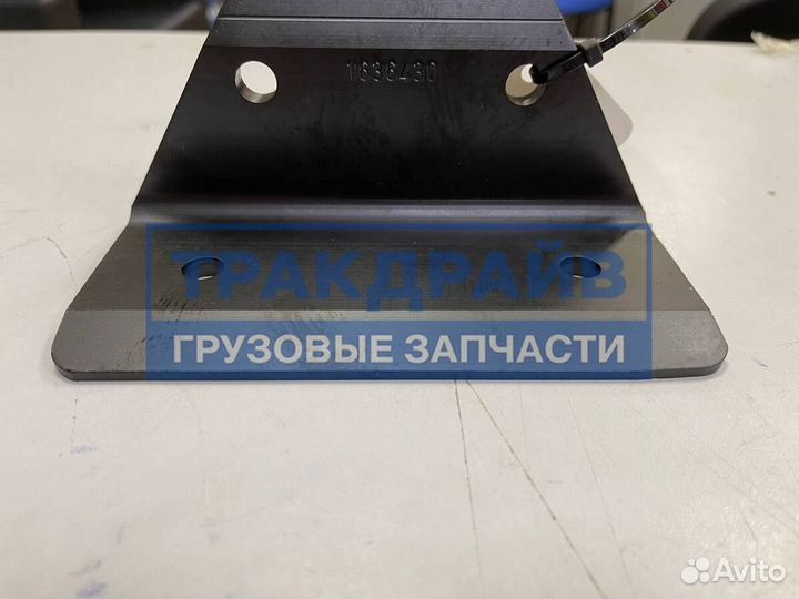 Кронштейн пневморессоры Даф хф95 105 верхний