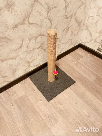 Когтеточка столбик+ игрушка