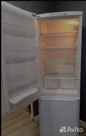 Полки и ящики, запчасти для холодильника indesit