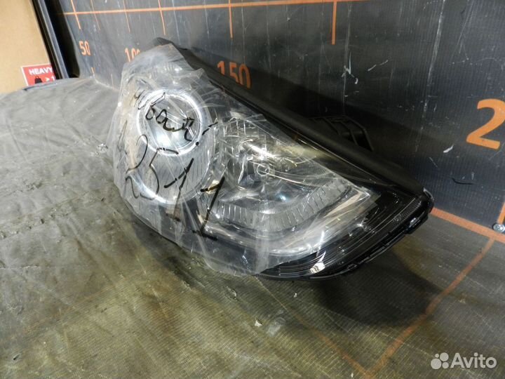 Фара правая - Hyundai ix35