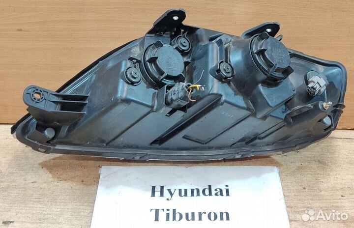 Фара правая Hyundai Tiburon, 2004г