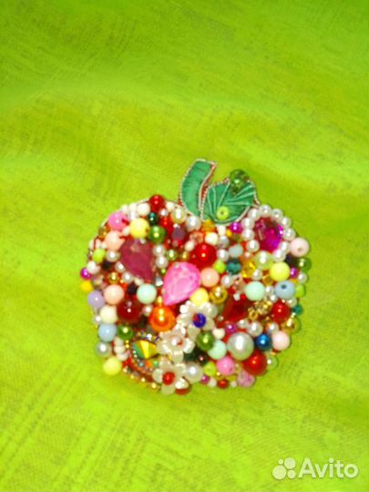 Брошь 