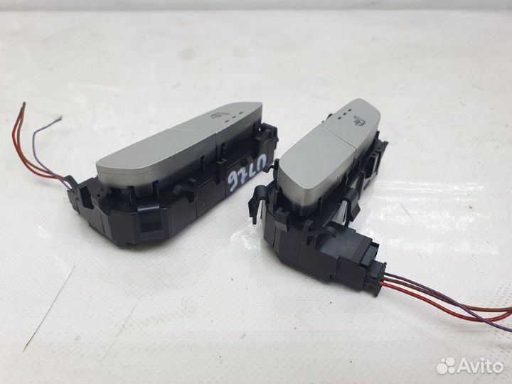 Кнопка подогрева сидения Mercedes-Benz C W205 2.0