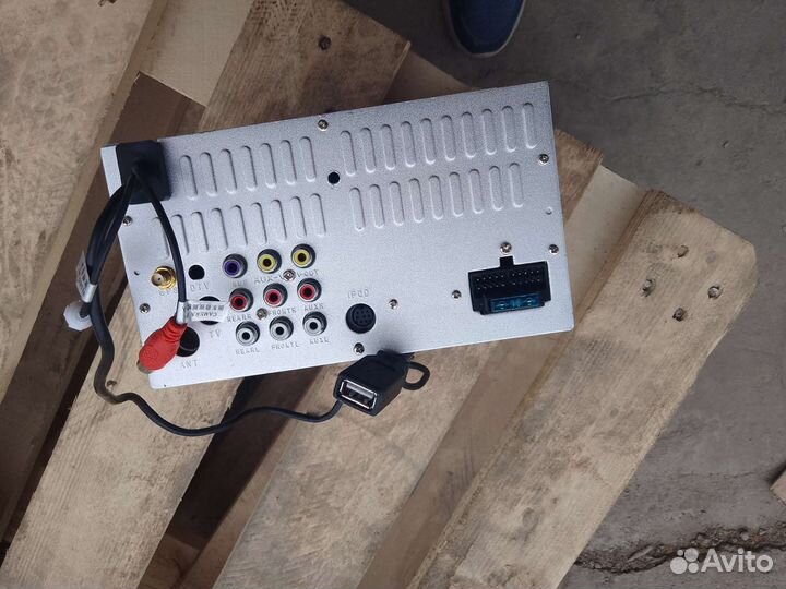 Магнитола volkswagen,рабочая с дефектом