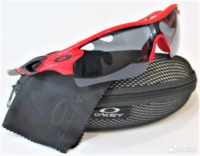 Спортивные очки Oakley
