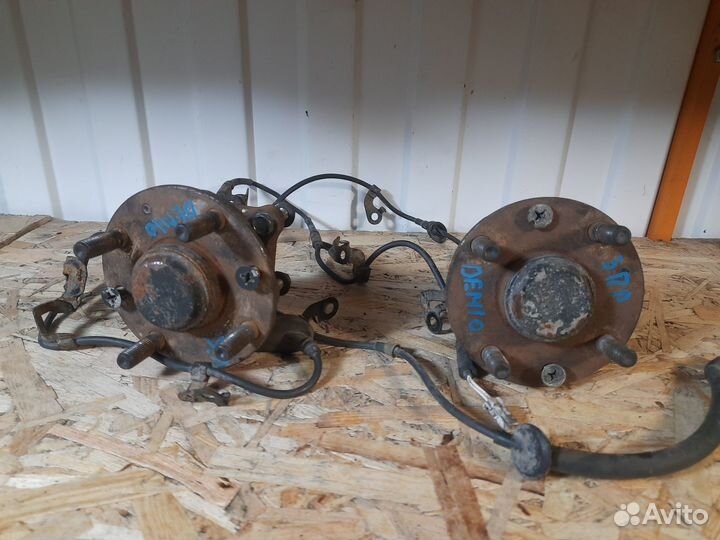 Mazda demio dw3w ступицы задние