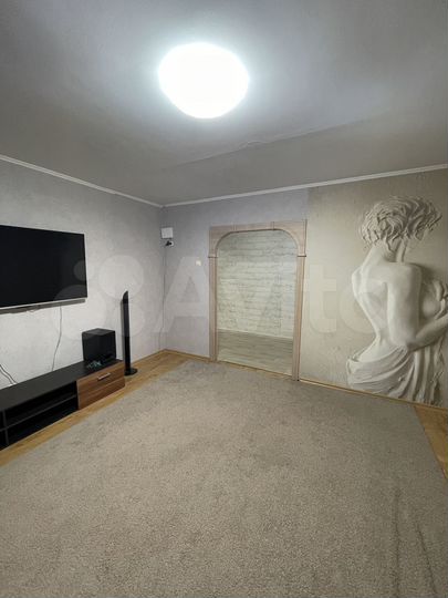 4-к. квартира, 98,2 м², 1/3 эт.