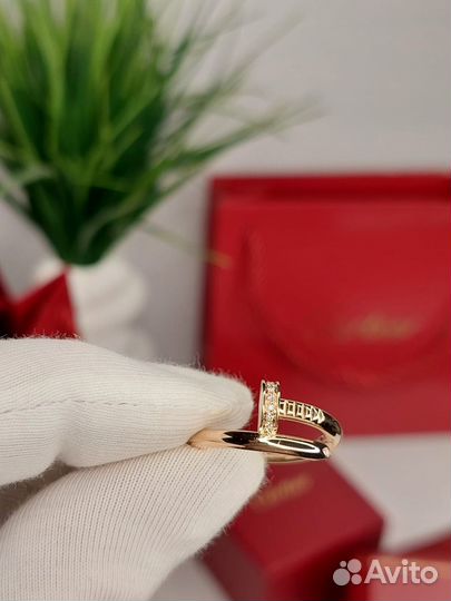 Золотое кольцо с бриллиантами cartier гвоздь