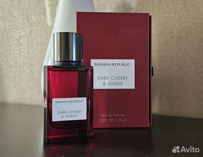 Парфюмированная водa banana Republic dark cherry