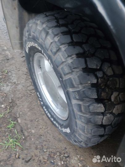 Bfgoodrich Mud-Terrain T/A KM2 265/75 R16 80Q