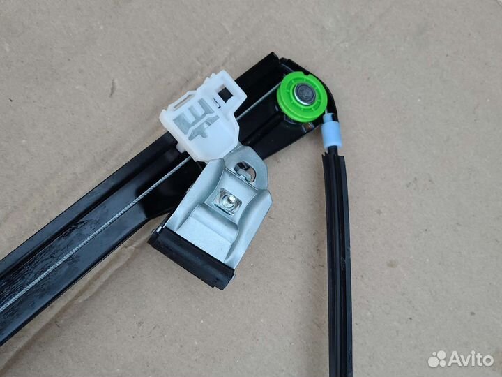 Стеклоподъемник передни левый Volkswagen Passat B5