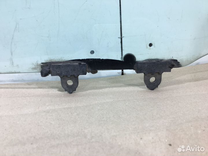 Стекло двери переднее левое Mitsubishi Lancer 9