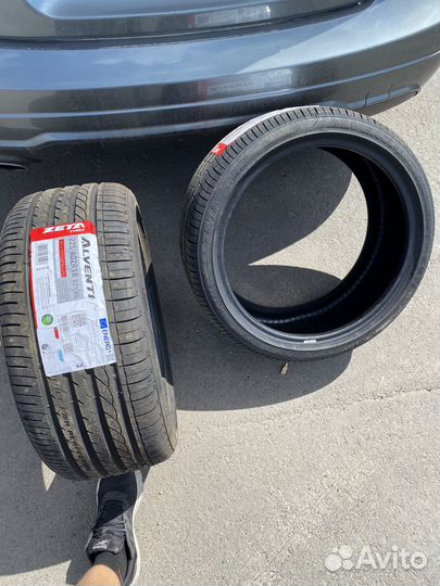 Zeta Alventi 225/40 R18 92Y