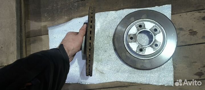 Диски тормозные передние Nissan