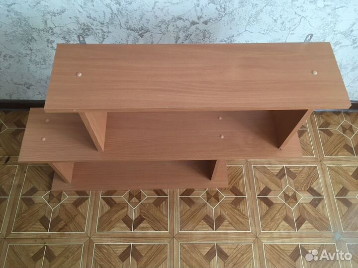 Полка книжная настенная