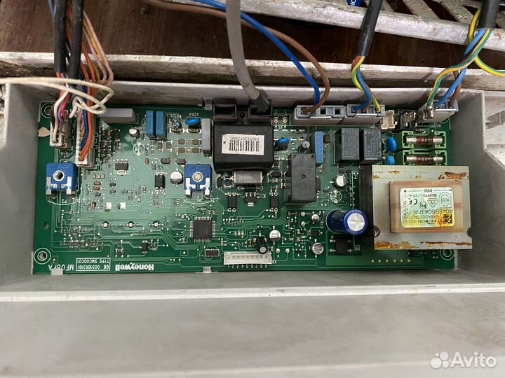 Моторчик для котла отопления. Siemens VGU54.A1109