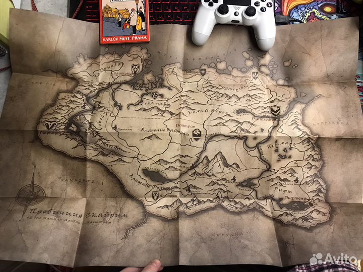 Артбуки и плакаты из игр