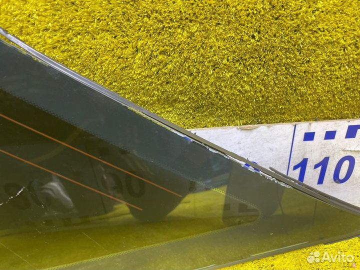 Стекло собачника заднее левое Mercedes-Benz