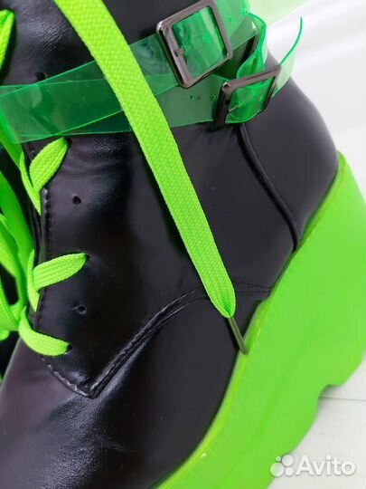 Ботинки женские лакированные,на толстой подошве