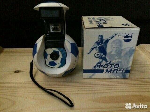 Плёночный фотоаппарат мяч