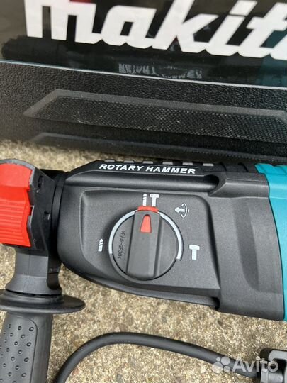 Перфоратор makita 1050W с набором свёркл и лопаток