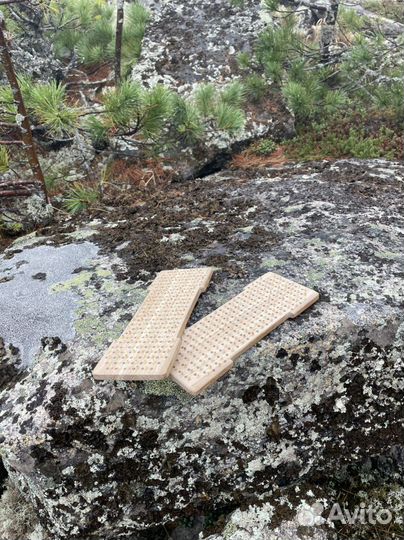 Доска садху с бамбуковыми гвоздями